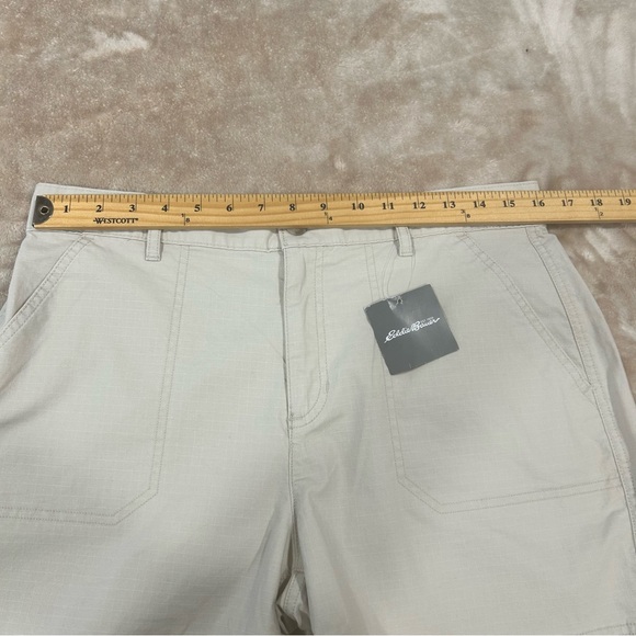 Eddie Bauer Adventure Ripstop Shorts Womens sz  8P Beige Hiking Outdoor new walk - Picture 9 of 16